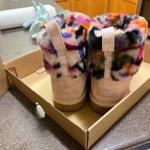W Fluff Ugg boots barely worn